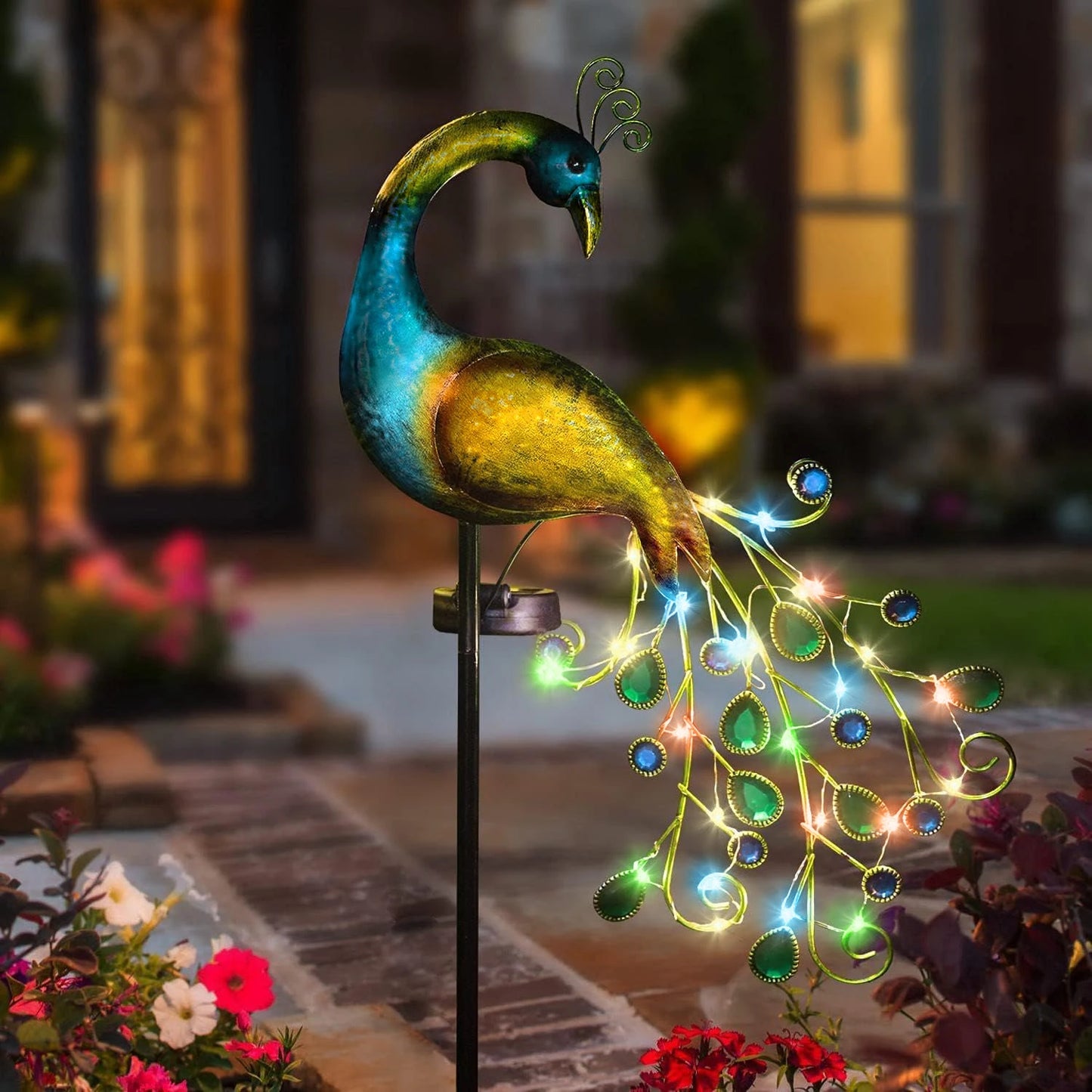 Peacock-aurinkolamppu – elegantti puutarhasisustus